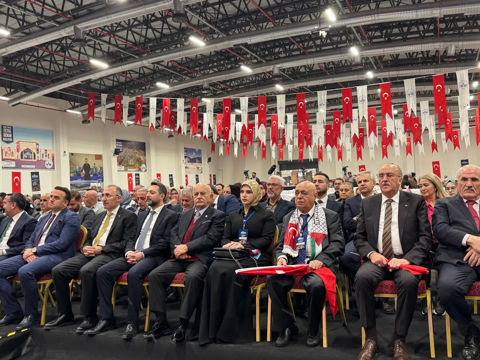 28-ci Beynəlxalq Xəzər Şeir Axşamlarında Azərbaycan şairləri uğurla çıxış ediblər