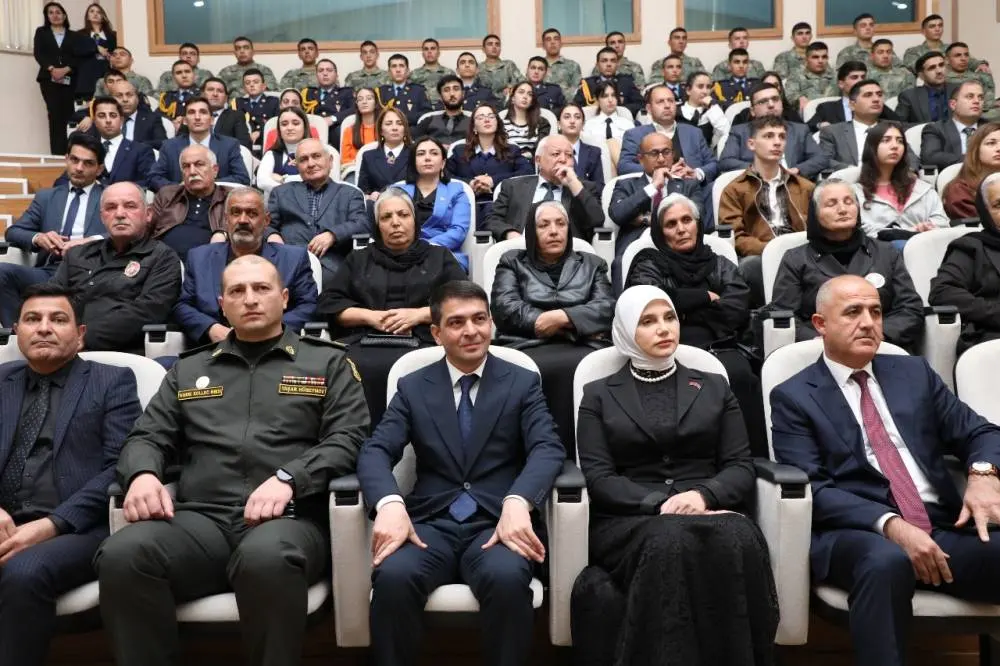 Xuraman Muradova Naxçıvan gəncləri ilə görüşdü: Poeziya, vətənpərvərlik, yeni kitab təqdimatı